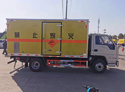 洛阳爆破器材运输车工人安全操作规范与智能技术保障
